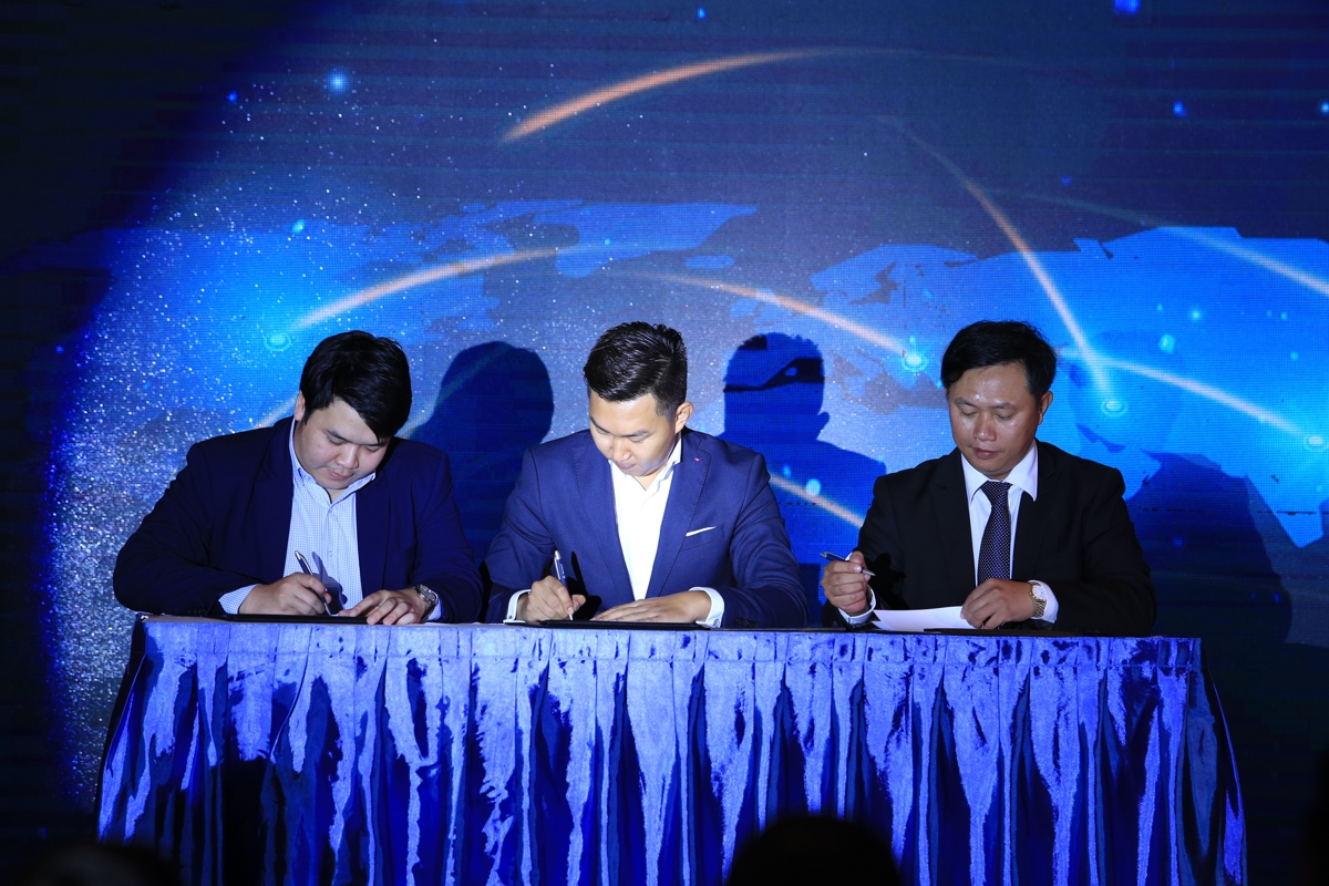 Hợp đồng quản lý Novotel Suites Vogue Hotel & Resort, Cam Ranh chính thức được ký kết